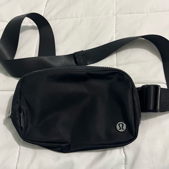 lululemon athletica Handbags - Lululemon belt bag NWOT black